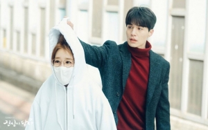 Momen Lee Dong Wook Cemburui Yoo In Na di 'Touch Your Heart' Bikin Netter Gemas