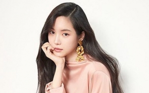 Na Eun A Pink Dipuji Cantik dan Punya Bodi Idaman Usai Pamer Pusar di Pemotretan