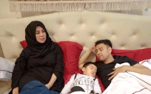 Raffi Ahmad Hadiahkan Mobil Terbaik Untuk Sang Bunda, Harganya Bikin Netter Syok
