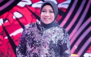 Postingan Melly Goeslaw Ini Dituding Pro ke Syahrini dan Kontra untuk Luna Maya, Netter Adu Argumen