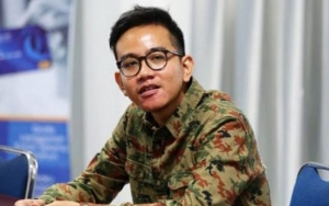 Protes Pesawat Delay, Sikap Politikus Demokrat Ini Dibandingkan dengan Gibran Putra Jokowi