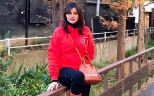 Hilda Vitria Pamer Paha Saat Pakai Gaun Seksi, Dicibir Kalah Anggun dari Lucinta Luna 