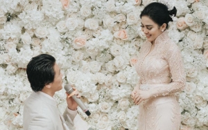 Syahrini-Reino Resmi Pamer Video Lamaran Romantis, Makna Gaun 'Dewi Bangau' Terkuak