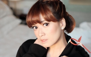 Chika Jessica Ngamuk Dituduh Artis CJ 'Teman Kencan' Politisi Andi Arief?