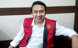 Terisolasi Akibat Dipenjara, Augie Fantinus Kepo soal Kabar Penikahan Syahrini-Reino Barack