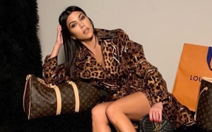 Kourtney Kardashian Pamer Foto Bugil Demi Promosikan Bisnis Baru