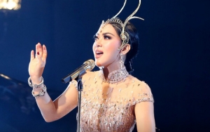 Syahrini 'Nyicil' Unggah Foto Pernikahan, Sengaja Agar Terus Jadi Pemberitaan?