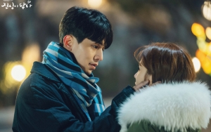 Ciuman Mendadak Lee Dong Wook dan Yoo In Na  di 'Touch Your Heart' Tuai Pujian