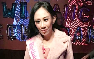 Dewi Sanca Lagi-Lagi Pamer Foto Bareng Luna Maya, tak Kapok Dituding Pansos dan Ngaku Netral