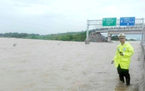 TKN Jokowi Tanggapi Kritik BPN Soal Banjir Tol Madiun: Cara Pikir Prabowo Sesat