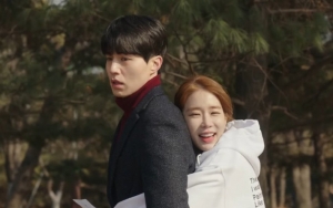 Momen Lee Dong Wook Tutupi Yoo In Na Dari Stalker di 'Touch Your Heart' Jadi Sorotan
