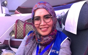 7 Potret Kece Ibunda Ayu Ting Ting Hadiri Konferensi Kelas Dunia Hingga Jalan-Jalan di Amerika 