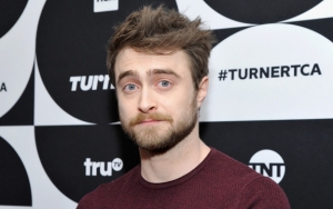Daniel Radcliffe Bikin Pangling di Lokasi Syuting 'Escape from Pretoria'
