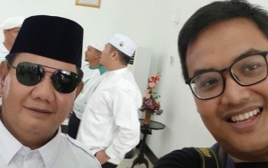 Heboh Prabowo 'Palsu' di Bandara Pekanbaru, Reaksi Emak-Emak Pendukung Di Luar Dugaan