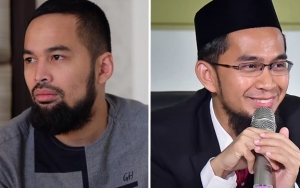 Foto Teuku Wisnu Bersila di Lantai Saat Menyimak Nasihat Ustaz Adi Hidayat Jadi Viral