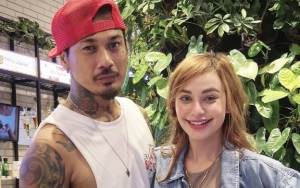 Jerinx SID Nyinyir Soal Standar Ketampanan Karena Dianggap Tak Pantas 'Pacari' Nora Alexandra