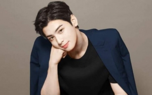Cha Eunwoo ASTRO Dibilang Manusia Tanpa Pori-Pori di Postingan Terbaru