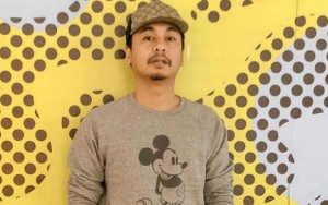  Raditya Dika Pamer Nemu Foto SD, Bagian Wajah Justru Bikin Netter Kesal