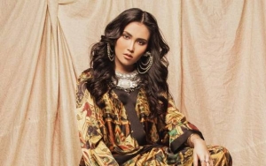 Viral Foto Ayu Ting Ting di Buku Kenangan SMP, Mata Netter Salfok ke Tulisan Ini