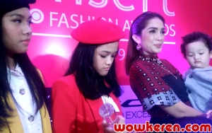 Insert Fashion Awards 2019: Ussy Sulistiawaty Ungkap Kesulitan Dandani Empat Anak