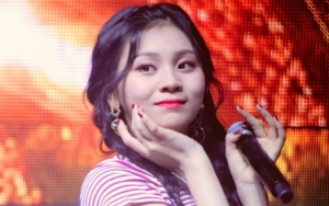 Umji G-Friend Pamer Foto dan Ada Bekas Ciuman, Begini Komentar Netter