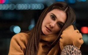 Syahrini Pamer Foto Dipeluk Erat Reino, Luna Maya Senyum Terpaksa Pura-Pura Bahagia?