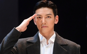 Ji Chang Wook Bantah Terlibat Kasus Burning Sun Usai Foto Bareng Madam Lin Beredar