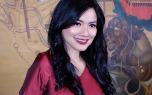  Titi Kamal Hadiri Baby Shower Sarwendah, Netter: Awet Cantik