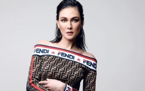 Luna Maya Maafkan 'Kebusukan' Syahrini, Gaya Mangap Hingga Senyum Bak Bidadari Surga