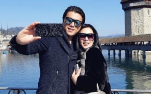 Syahrini Dibully 'Halu' Pamer Genggam Tangan Sendiri, Reino 'Ngilang' Video Intim Disebar?