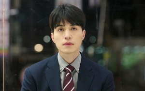 Lee Dong Wook Dikasihani Fans Usai Ketiduran di Lokasi Syuting 'Touch Your Heart'