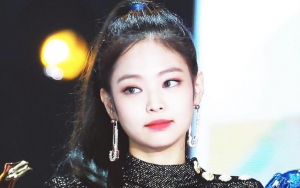 Senyum Jennie di Event Terbaru Bareng Black Pink Jadi Sorotan 