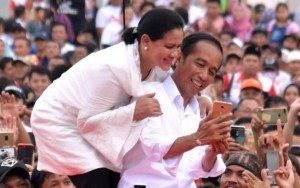 Viral Jokowi Cuek Ibu Iriana Terjungkal, Tagar #IstriAjaDicuekinApalagiRakyat Langsung Trending