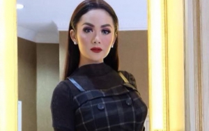  Foto Pakai Kerudung, Netter Salfok Alis Krisdayanti