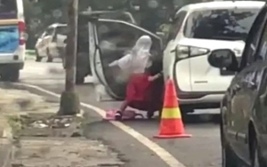 Tak Ingin Kasus Berlarut-Larut, Ibu yang 'Tendang' Jatuh Anak dari Mobil Maafkan Pengunggah Video