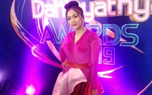 Marion Jola Tanggapi Soal Aksi 'Genit' ke Fans, Pilih Bungkam Saat Ditanya Reaksi Pacar