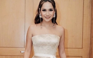  Dahsyatnya Awards 2019: Bunga Citra Lestari Pamer Piala Kemenangan 