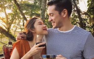 Aksi Romantis Andrew White Saat di Dapur Ini Bikin Nana Mirdad Disebut Wanita Paling Beruntung