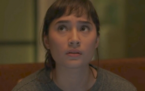 Tatjana Saphira Bikin Tangan Hantu Terjepit Laptop di Teaser Film 'Ghost Writer' 