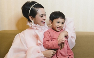  Tantang Diri Jadi Ibu Kreatif, Begini Cara Unik Andien Didik Anak