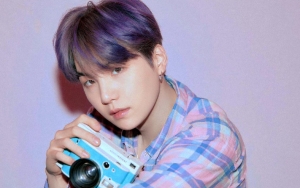Terlalu Putih, Kulit Suga BTS di V Live Terbaru Jadi Perbincangan