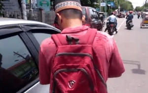 Viral Pengemis di Aceh Marah-Marah Hingga Pukul Ponsel Gegara Terciduk Pakai Mobil Sedan Pribadi