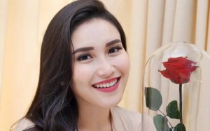  Ayu Ting Ting Pose Cantik Di Masjid Quba, Ibadah Umrah Dicibir Riya