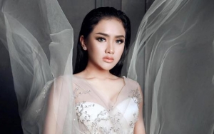 Cita Citata Tuai Pro Kontra di Instagram Usai Pamer Foto Lakukan Upacara Umat Hindu