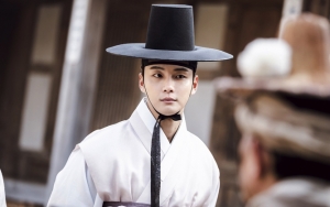Yoon Shi Yoon Bangsawan Kalem yang Berubah Jadi Garang di Teaser 'Nokdu Flower'