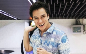 Baim Wong Dipuji Habis-Habisan Saat Bantu Biaya Kuliah Anak Pedagang Kopi Keliling