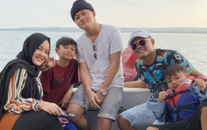 Cerai Dari Lina, Sule Tetap Dipuji Punya Keluarga Bahagia Saat Unggah Foto Bersama Ke-4 Buah Hati