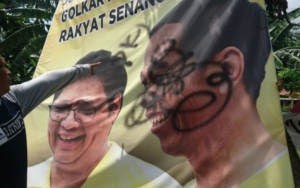 Spanduk Jokowi-Ma'ruf di Brebes Dicorat-coret dengan Tulisan 'Banci'