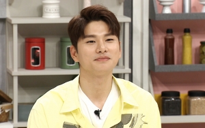 Lee Yi Kyung Digoda Fans Habis-Habisan Usai Ingatkan Nonton 'Laughter in Waikiki 2'