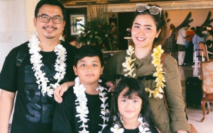 Vega Darwanti Terkejut Perubahan Sifat Suami Jadi Romantis Setelah 10 Tahun Menikah, Kok Bisa?